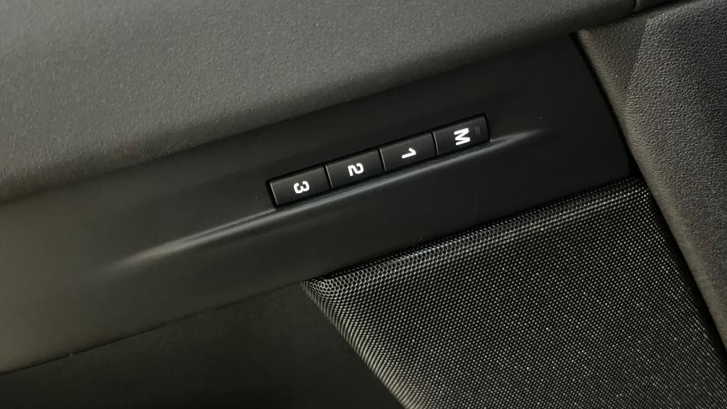 Nouvelle LAND ROVER RANGE ROVER EVOQUE 1.5 P300e - BVA  Dynamic SE PHASE 2