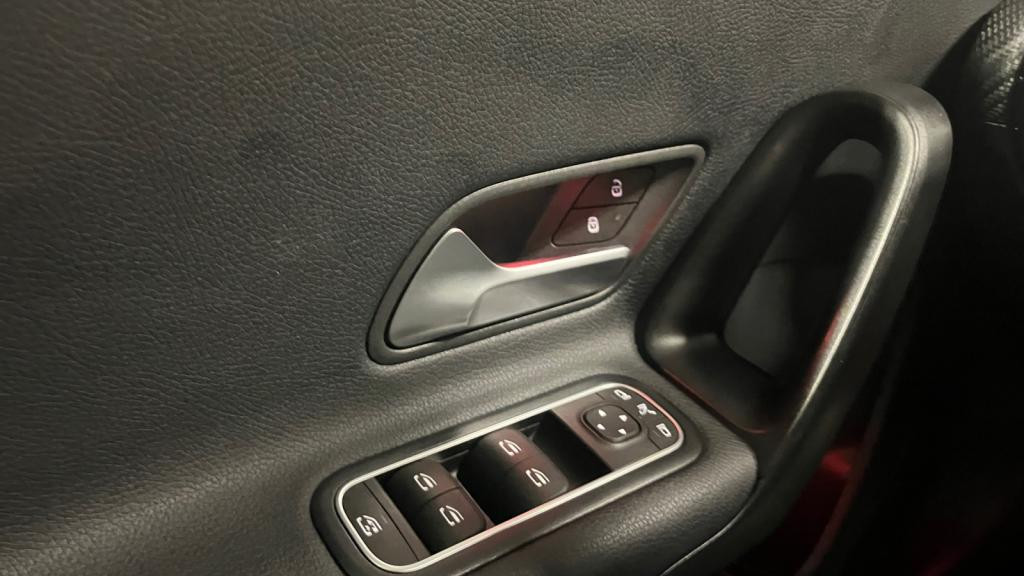 MERCEDES CLASSE A A 200 - 7G-DCT  BERLINE 5P - BM 177 Business Line