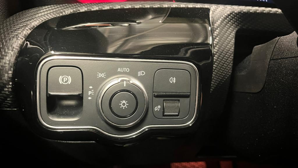 MERCEDES CLASSE A A 200 - 7G-DCT  BERLINE 5P - BM 177 Business Line