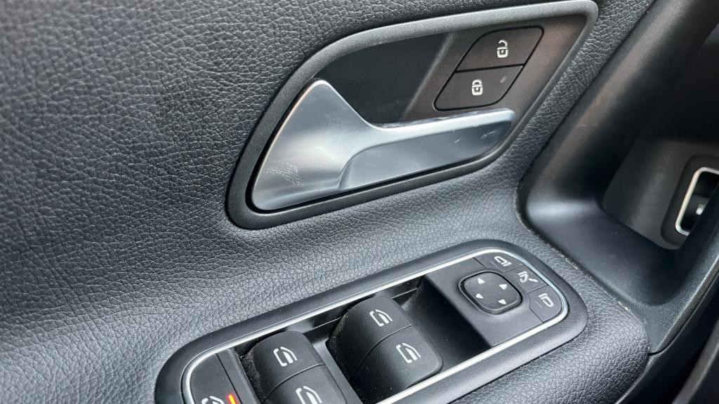 MERCEDES CLASSE A 250 e 8G-DCT Business Line - Digital Cockpit 10.25\'