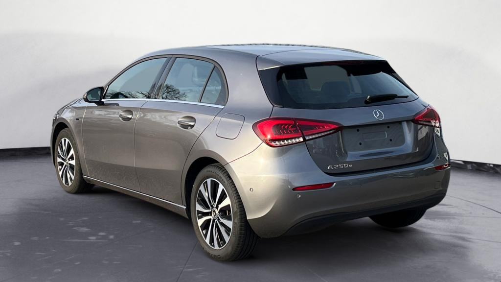 MERCEDES CLASSE A 250 e 8G-DCT Business Line - Digital Cockpit 10.25\'