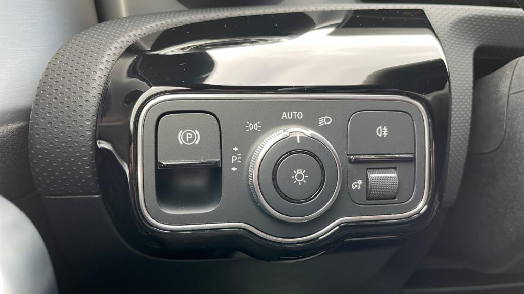 MERCEDES CLA SHOOTING BRAKE 200 d 8G-DCT Progressive Line - Pack Premium - Pack Sport Black