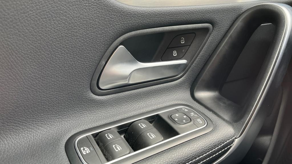 MERCEDES CLA SHOOTING BRAKE 200 d 8G-DCT Progressive Line - Pack Premium - Pack Sport Black