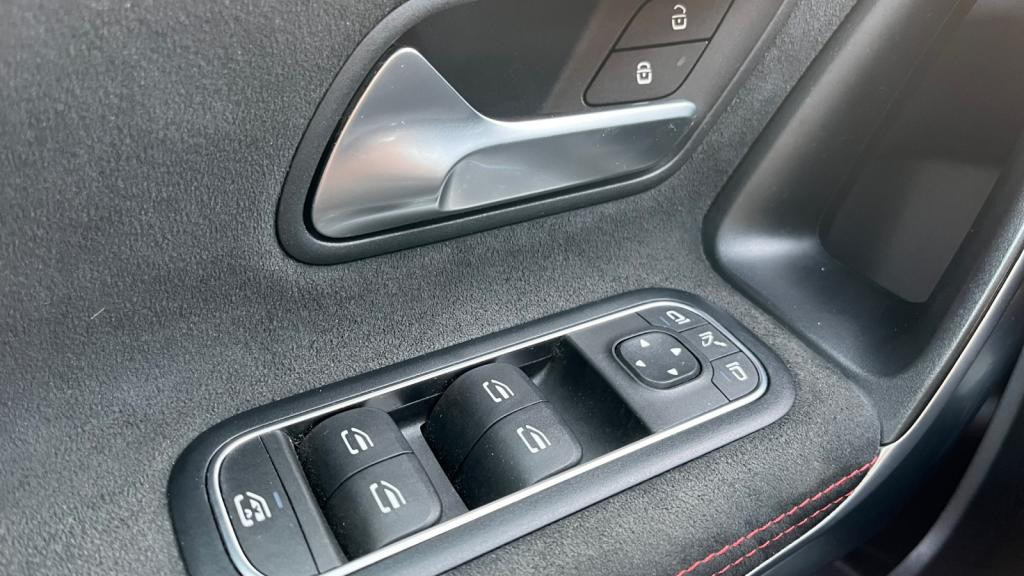 MERCEDES CLASSE A 180 d - 8G-DCT BERLINE 5P - BM 177 AMG Line