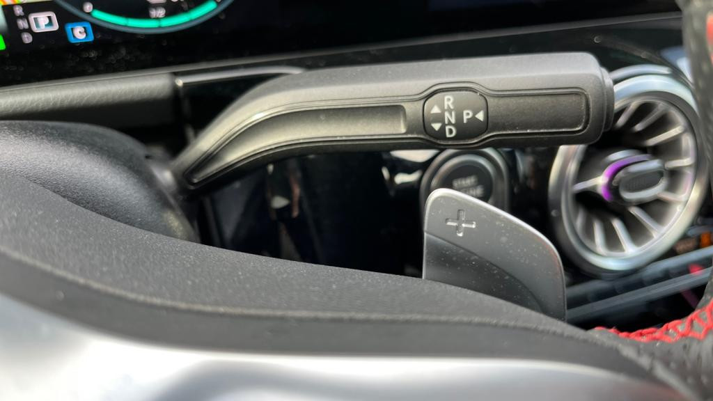 MERCEDES GLA 250 e Hybrid AMG Line - Pack Premuim Plus - Pack Sport Balck 