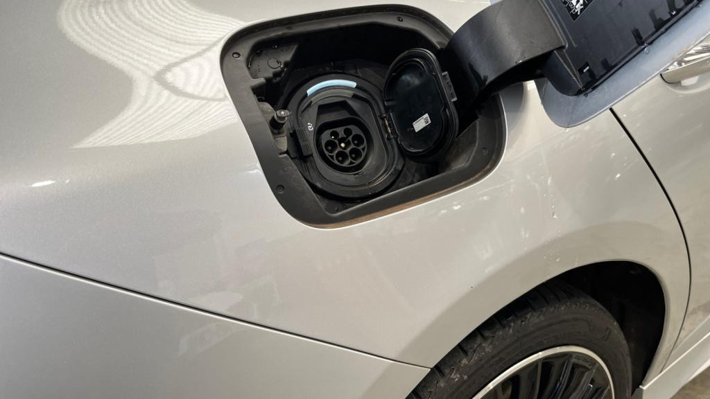 MERCEDES CLA 250 e + Hybrid 8G-DCT AMG Line - Charge 11KW - Smartphone Interface