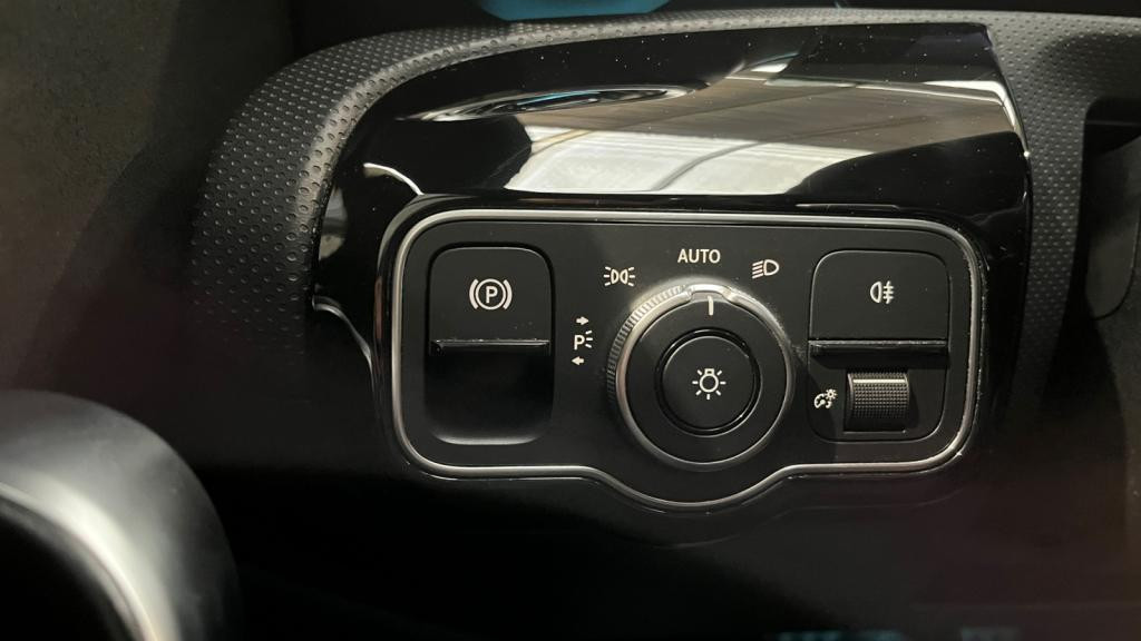 MERCEDES CLA 250 e + Hybrid 8G-DCT AMG Line - Charge 11KW - Smartphone Interface