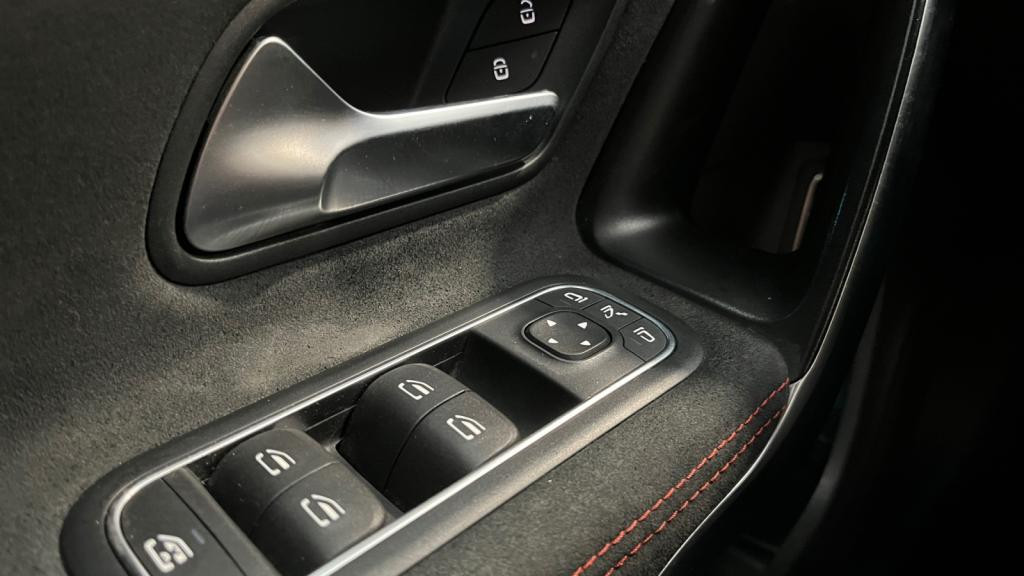 MERCEDES CLA 250 e + Hybrid 8G-DCT AMG Line - Charge 11KW - Smartphone Interface