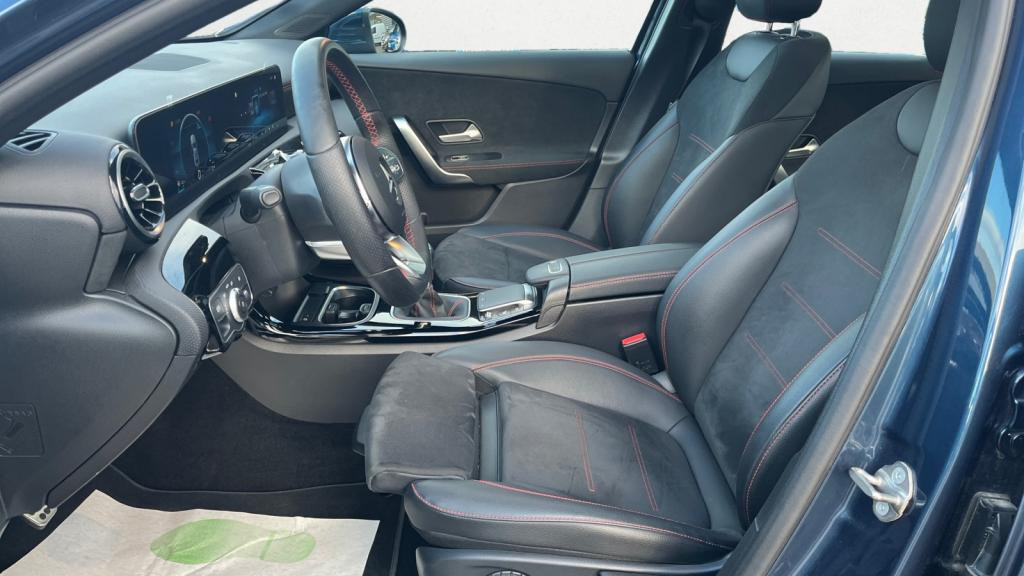 MERCEDES CLASSE A Berline A 180  AMG Line - Toit Panoramique