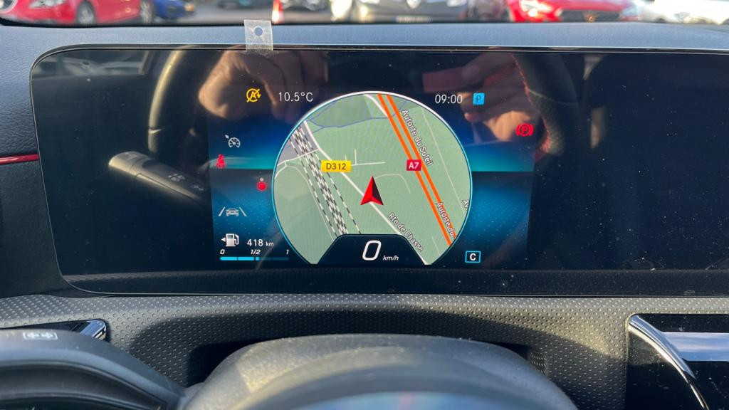 MERCEDES CLASSE A Berline A 180  AMG Line - Toit Panoramique