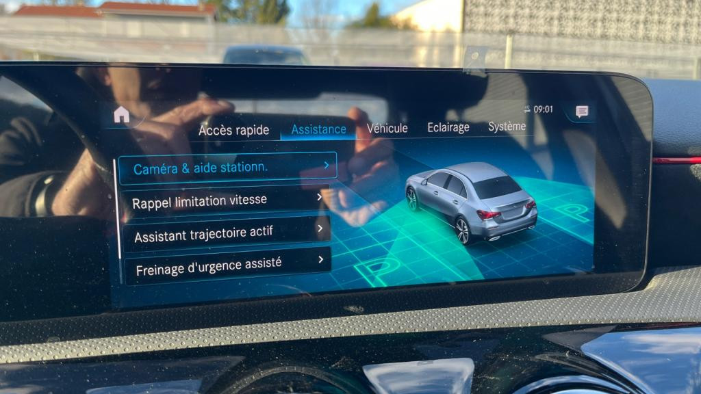 MERCEDES CLASSE A Berline A 180  AMG Line - Toit Panoramique