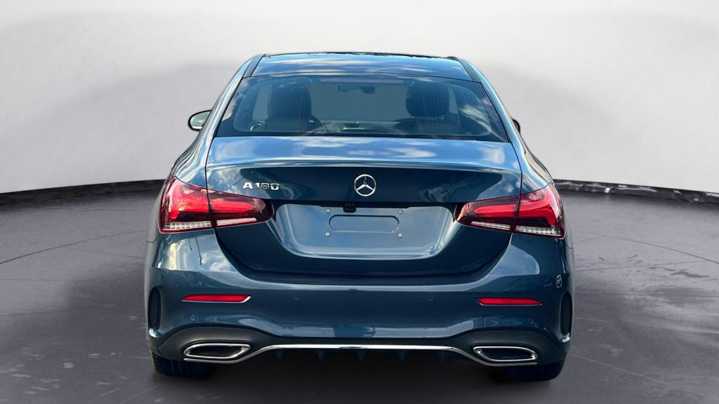 MERCEDES CLASSE A Berline A 180  AMG Line - Toit Panoramique