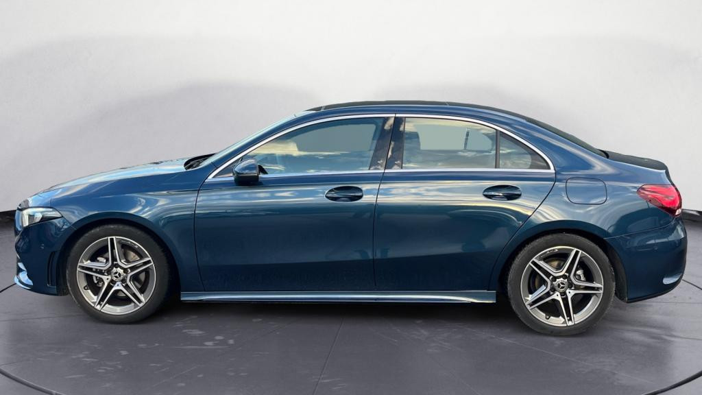 MERCEDES CLASSE A Berline A 180  AMG Line - Toit Panoramique