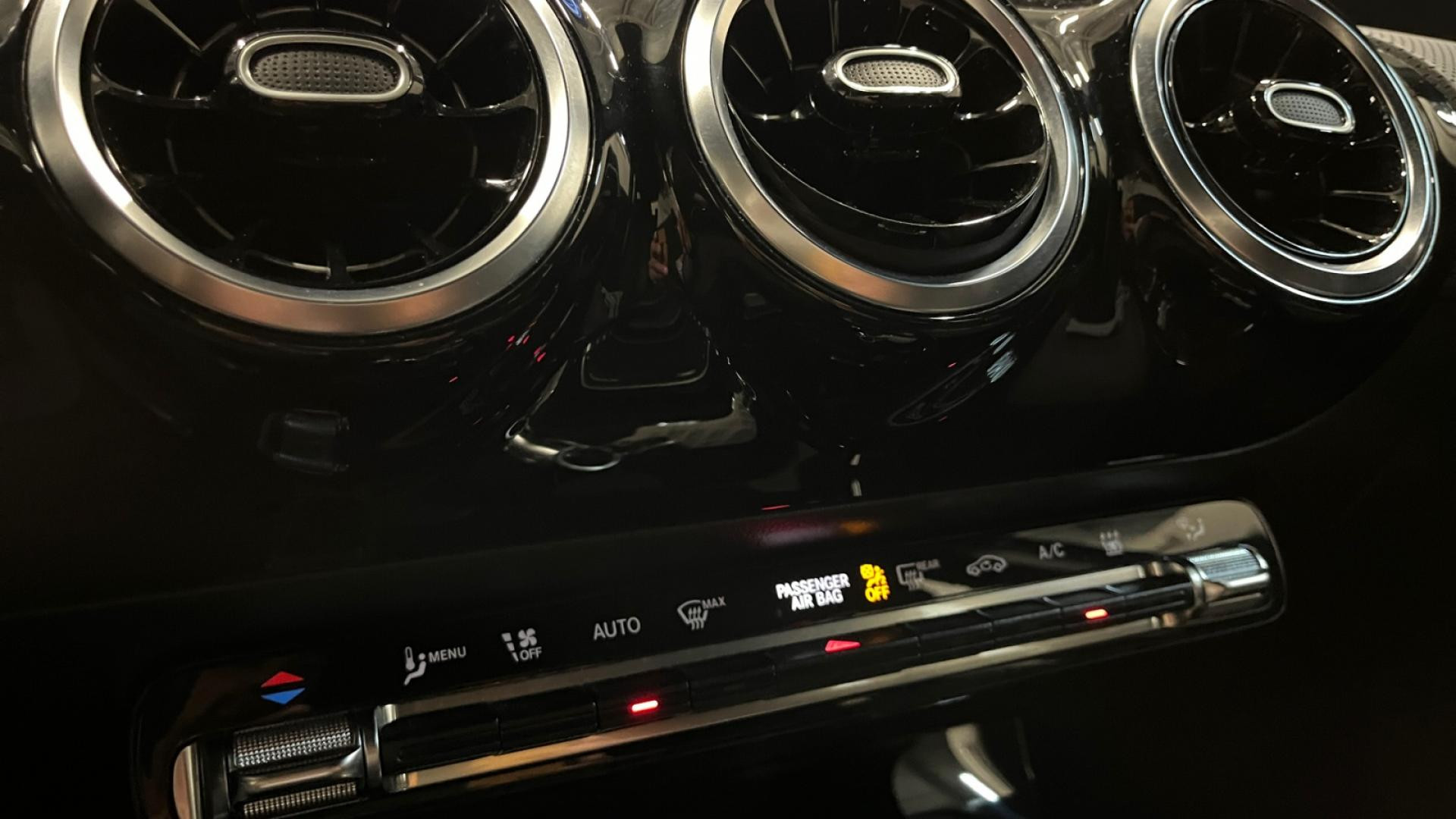 MERCEDES CLASSE A 250 e - 8G-DCT  BERLINE 5P - BM 177 AMG Line