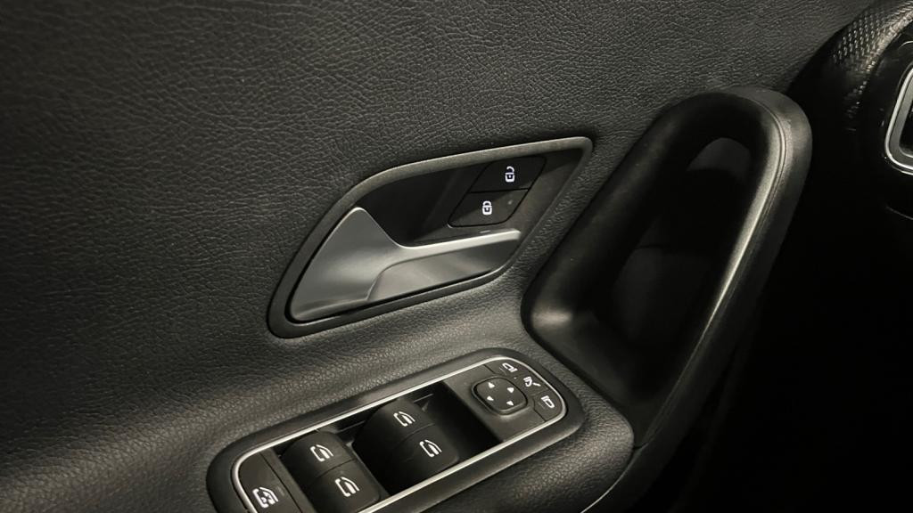 MERCEDES CLASSE A A 160  BERLINE 5P - BM 177 Business Line