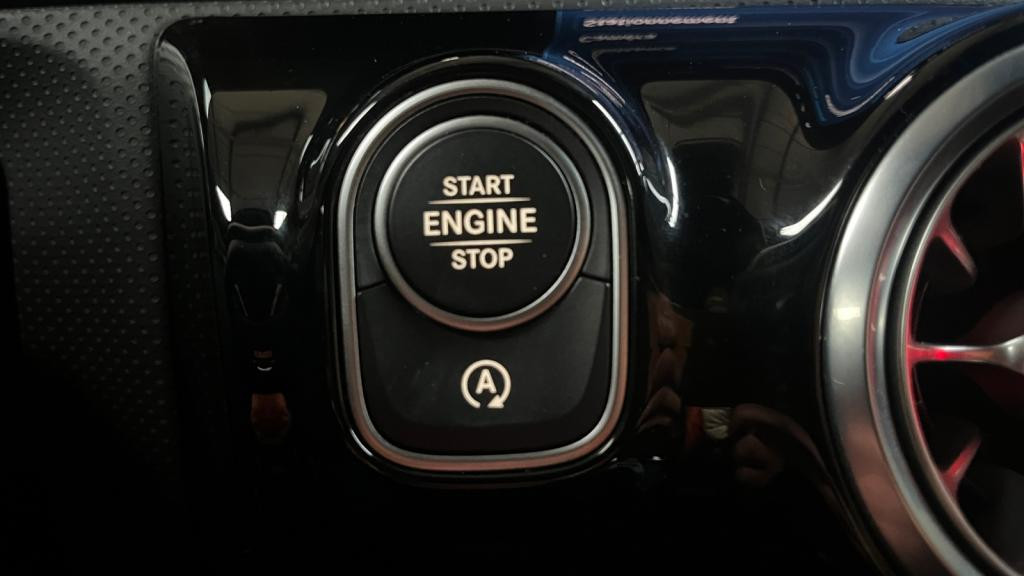 Nouvelle MERCEDES CLASSE A A 200 d - 8G-DCT  BERLINE 5P - BM 177 AMG Line PHASE 2