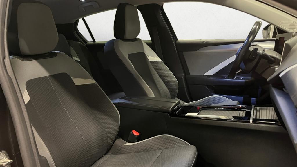 Nouvelle OPEL ASTRA Hybrid - 180 - BVA  BERLINE Edition 