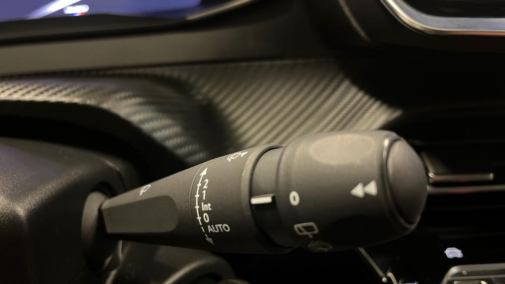 Nouvelle PEUGEOT 208  1.2i PureTech 12V S&S - 100  II BERLINE Allure PHASE 2