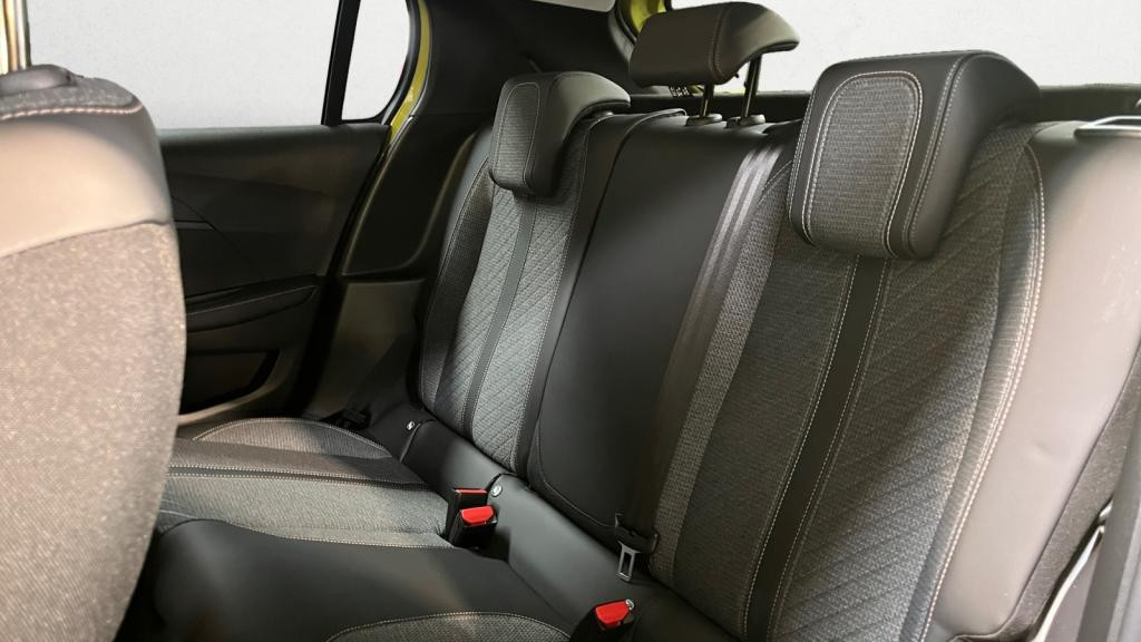 Nouvelle PEUGEOT 208  1.2i PureTech 12V S&S - 100  II BERLINE Allure PHASE 2