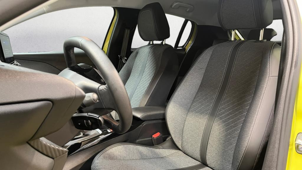 Nouvelle PEUGEOT 208  1.2i PureTech 12V S&S - 100  II BERLINE Allure PHASE 2