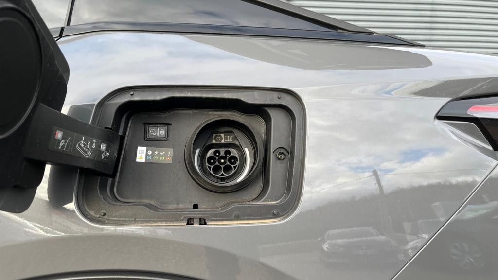 Nouvelle PEUGEOT 408  1.6 PHEV - 180 - e-EAT8  BERLINE GT 