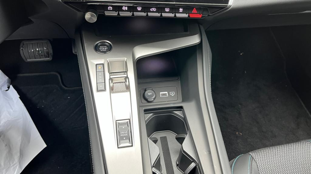 Nouvelle PEUGEOT 308 SW  SW 1.2i PureTech 12V S&S - 130 - EAT8  III Allure