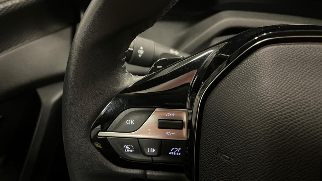 Nouvelle PEUGEOT 308  1.5 BlueHDi S&S - 130 - EAT8  III BERLINE Active Pack