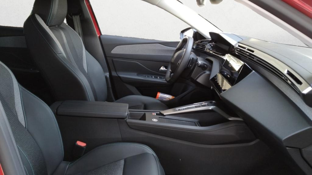 Nouvelle PEUGEOT 308  1.5 BlueHDi S&S - 130 - EAT8  III BERLINE Allure 