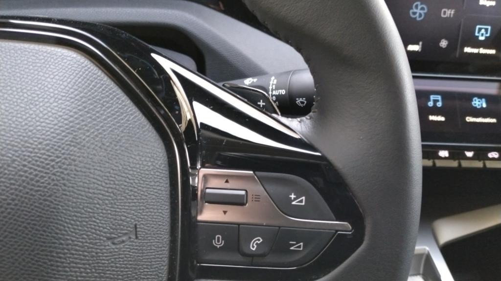 Nouvelle PEUGEOT 308  1.5 BlueHDi S&S - 130 - EAT8  III BERLINE Allure 