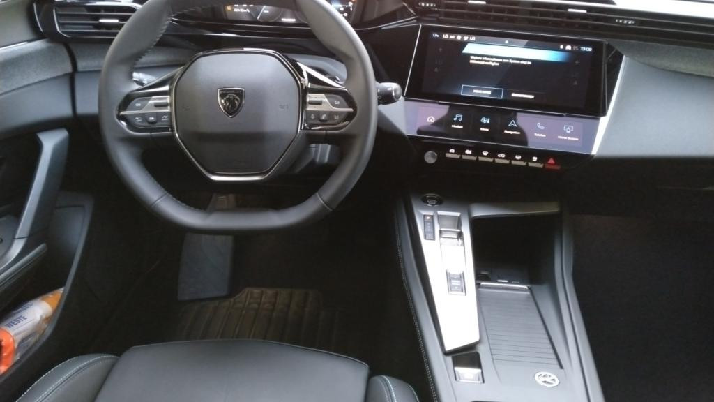 Nouvelle PEUGEOT 308  1.5 BlueHDi S&S - 130 - EAT8  III BERLINE Allure 