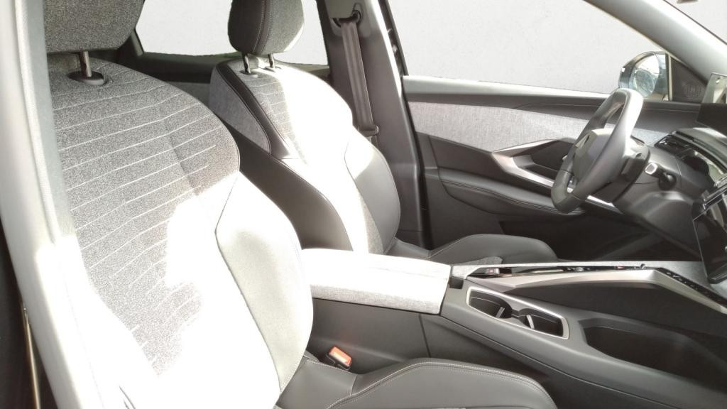 Nouvelle PEUGEOT 3008  1.2i Hybrid - 145 - e-DCS6  III Allure 