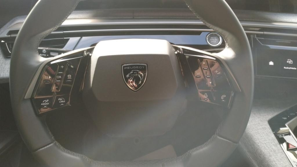Nouvelle PEUGEOT 3008  1.2i Hybrid - 145 - e-DCS6  III Allure 