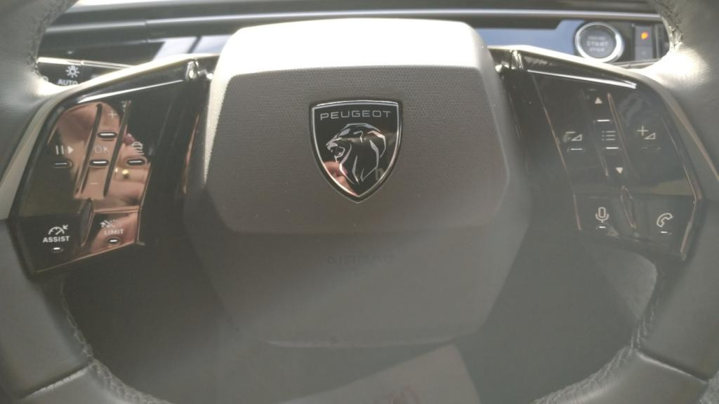 Nouvelle PEUGEOT 3008  1.2i Hybrid - 145 - e-DCS6  III Allure 