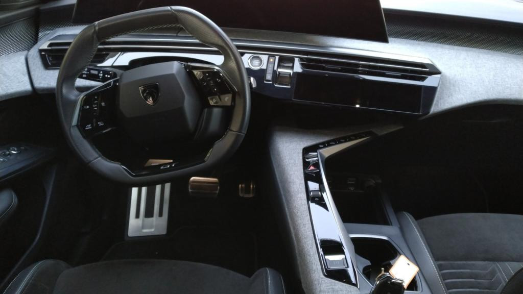 Nouvelle PEUGEOT 5008  1.2i Hybrid -145 - e-DCS6  III 2024 GT 