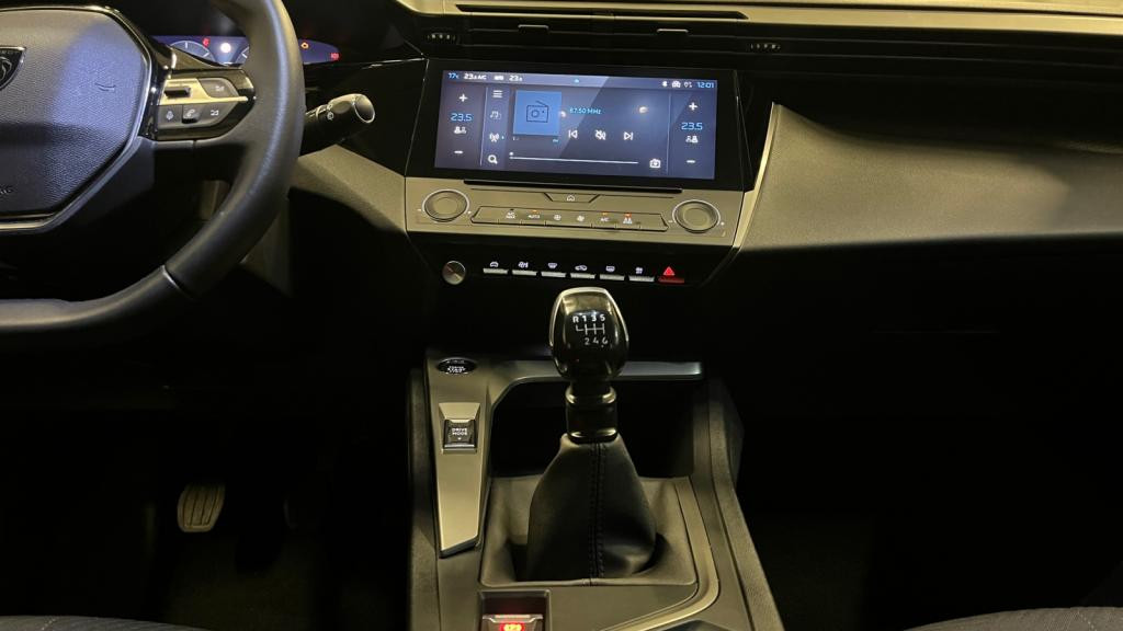 Nouvelle PEUGEOT 308 SW PureTech 130 III SW BREAK Active Pack  - Pack Drive Assist - Pack Safety