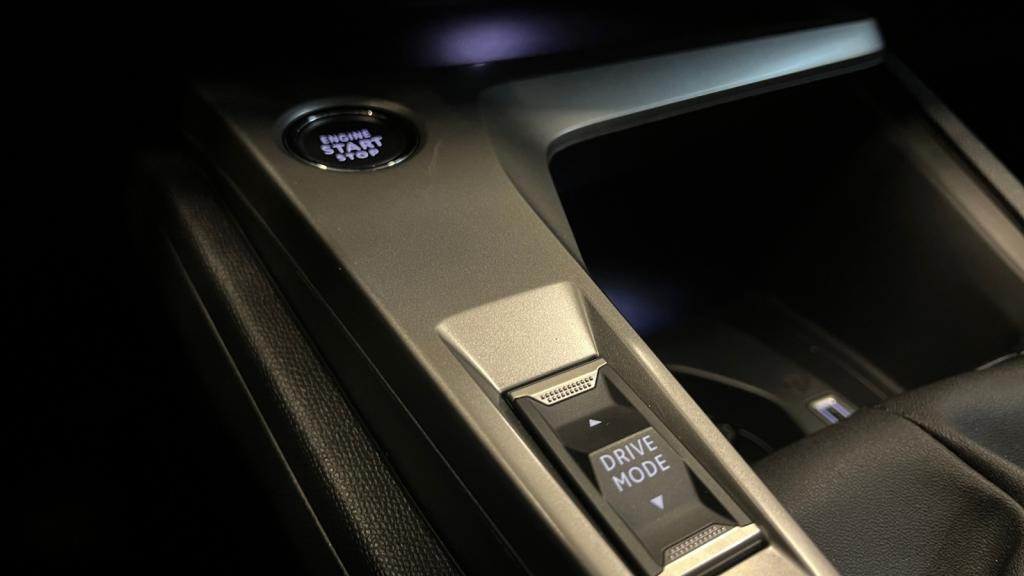 Nouvelle PEUGEOT 308 SW PureTech 130 III SW BREAK Active Pack  - Pack Drive Assist - Pack Safety