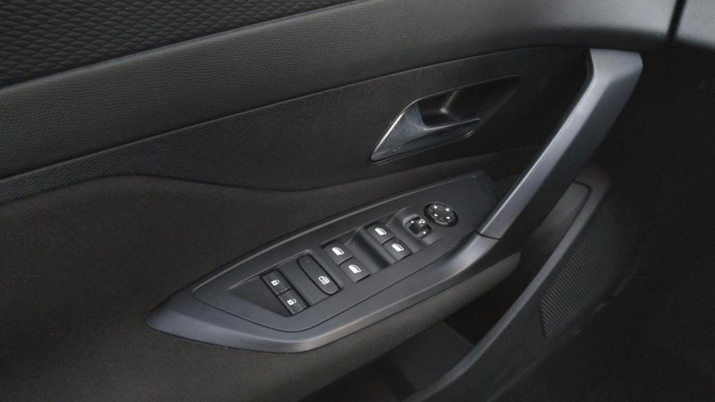 Nouvelle PEUGEOT 308 SW PureTech 130 III SW BREAK Active Pack  - Pack Drive Assist - Pack Safety