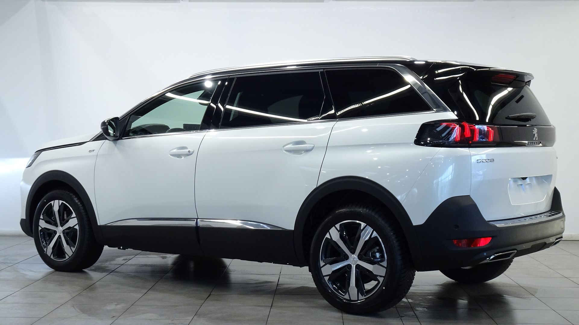 Voiture 35372 PEUGEOT 5008 1.5 BLUEHDI 130CH S&S GT EAT8 ORA7