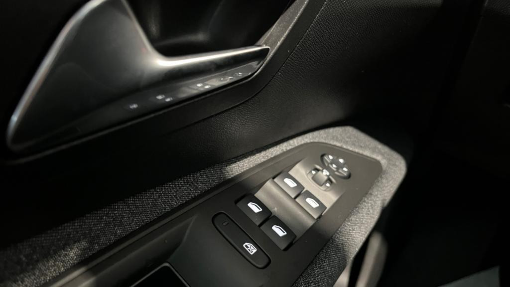 PEUGEOT 3008  1.2i PureTech 12V S&S - 130 - EAT8  II  Active Pack PHASE 2