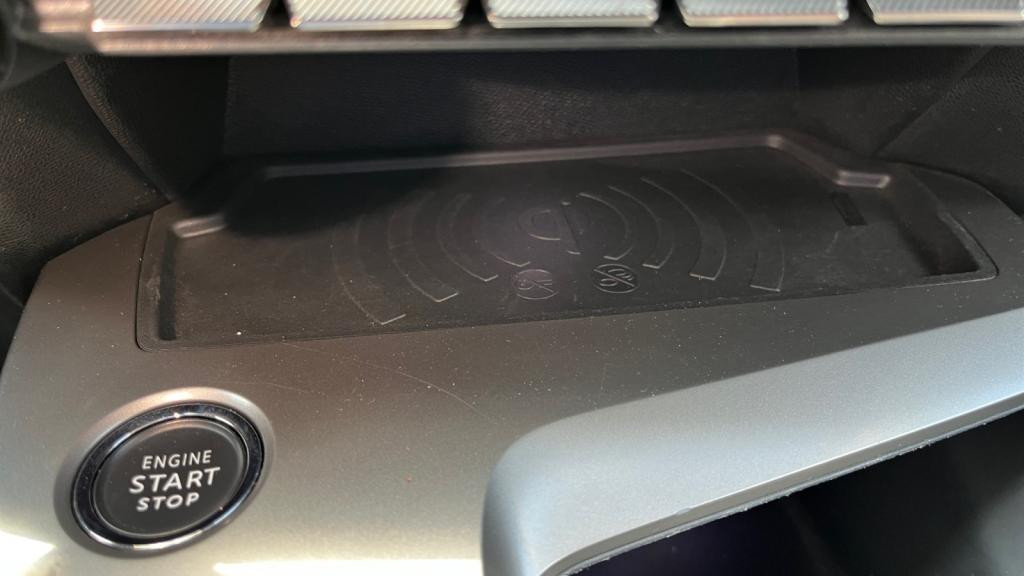 Nouvelle PEUGEOT 308  1.6 PHEV - 180 - e-EAT8  III BERLINE Allure Pack 