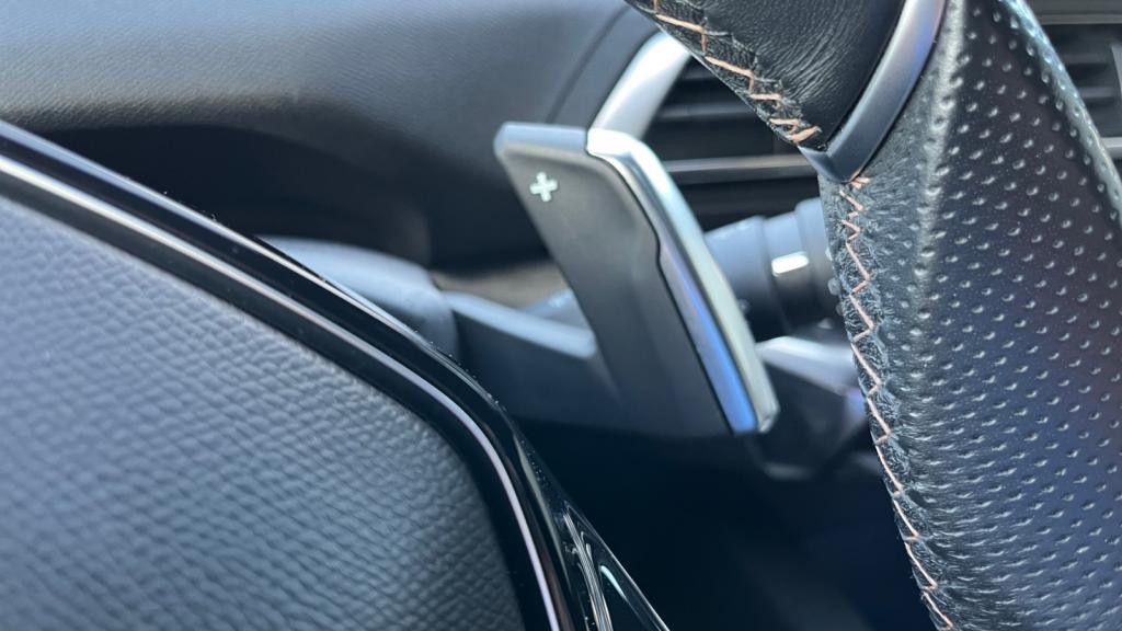 PEUGEOT 3008  Hybrid - 225 -  e-EAT8  II GT PHASE 2