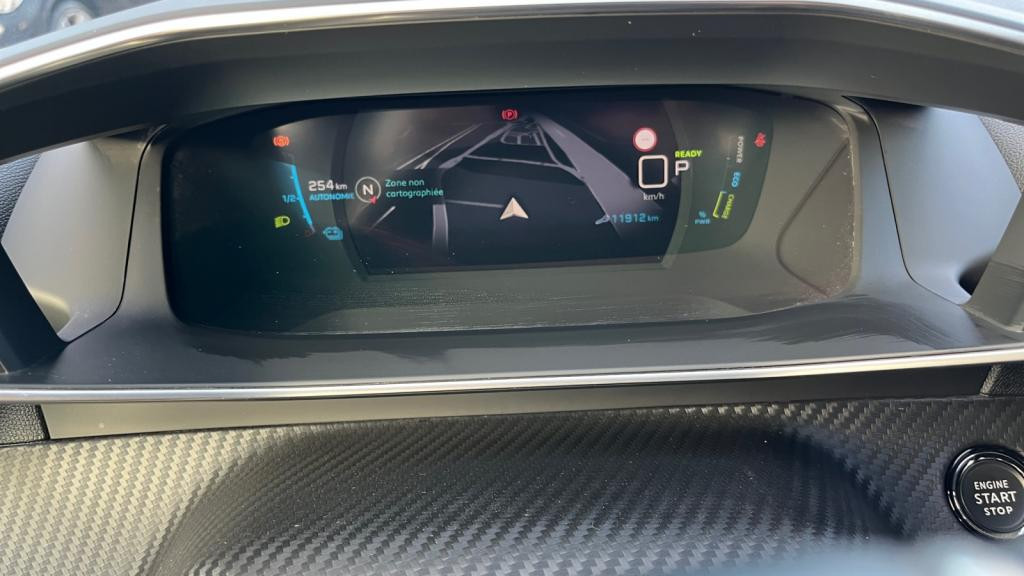 PEUGEOT 2008 e -136-  GT 