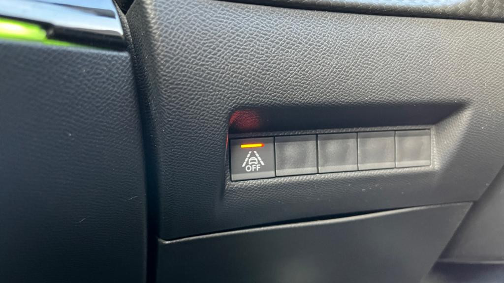 PEUGEOT 2008 e -136-  GT 