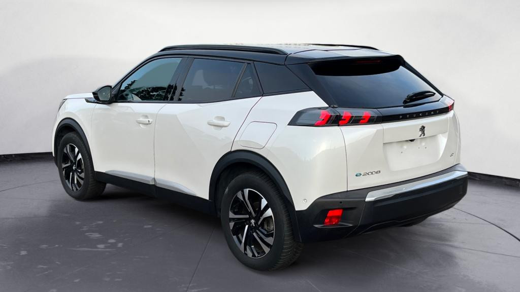 PEUGEOT 2008 e -136-  GT 