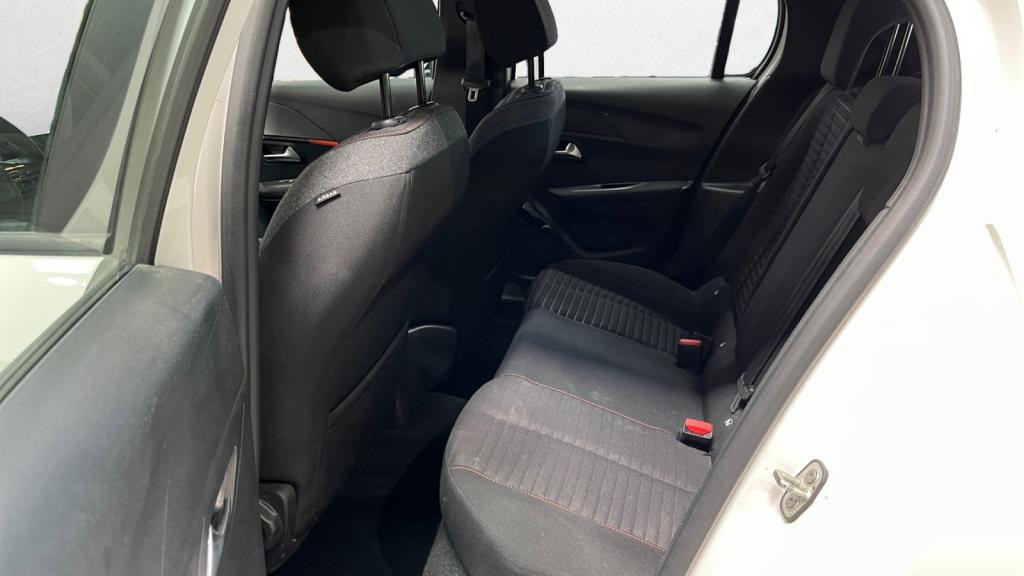 PEUGEOT 208  1.2i PureTech 12V S&S - 100 - EAT8  II BERLINE Active Business