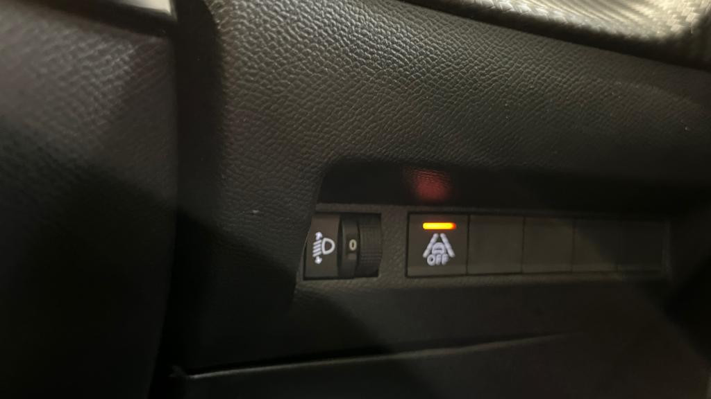 PEUGEOT 208  1.2i PureTech 12V S&S - 100 - EAT8  II BERLINE Active Business