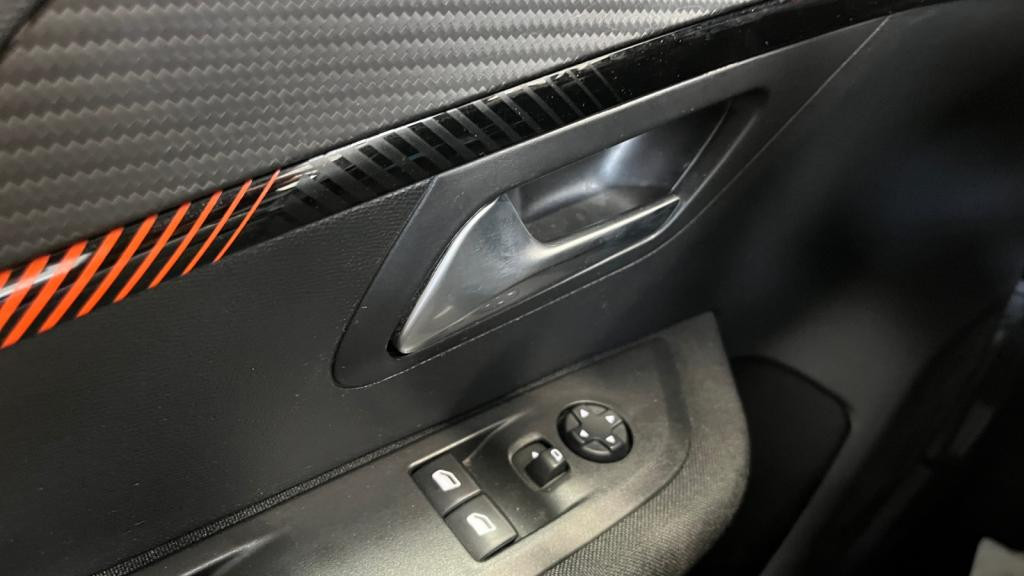 PEUGEOT 208  1.2i PureTech 12V S&S - 100 - EAT8  II BERLINE Active Business