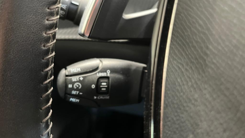 PEUGEOT 208  1.2i PureTech 12V S&S - 100 - EAT8  II BERLINE Active Business