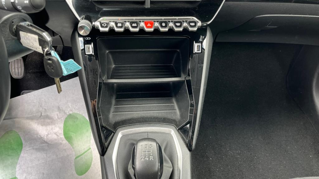 PEUGEOT 208  1.2i PureTech 12V S&S - 75  II BERLINE Active Pack