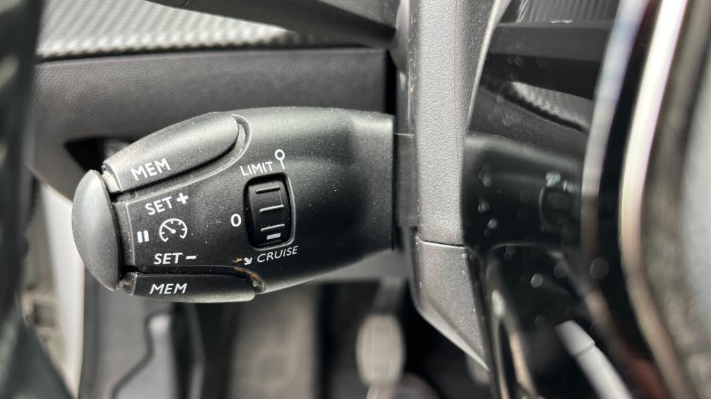 PEUGEOT 208  1.2i PureTech 12V S&S - 75  II BERLINE Active Pack